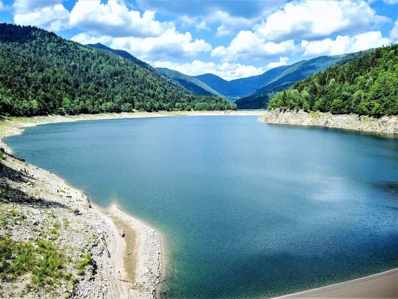 Lac de Kruth-Wildenstein à 5 km du gîte Jonquille, baignade et randonnée dans les Hautes-Vosges