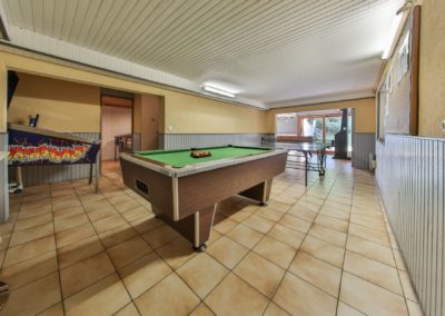 Salle de billard du gite de groupe Orchidée