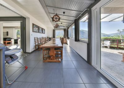 Salle à manger du gite de groupe Orchidée