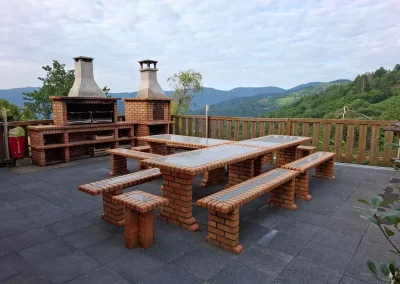 Terrasse du gîte de groupe Jonquille
